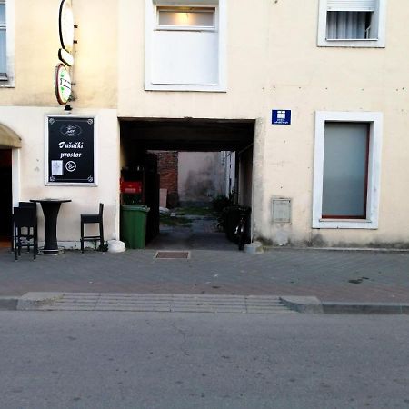 Evita Studio Apartment Karlovac Extérieur photo
