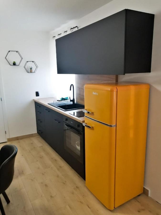 Evita Studio Apartment Karlovac Extérieur photo