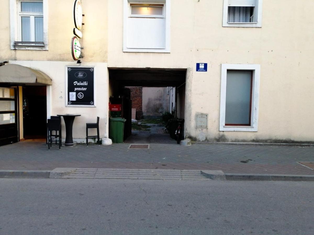 Evita Studio Apartment Karlovac Extérieur photo